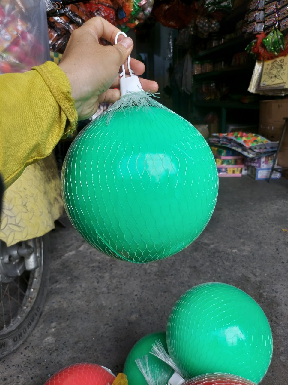 Đồ chơi bóng nhựa 2 lớp