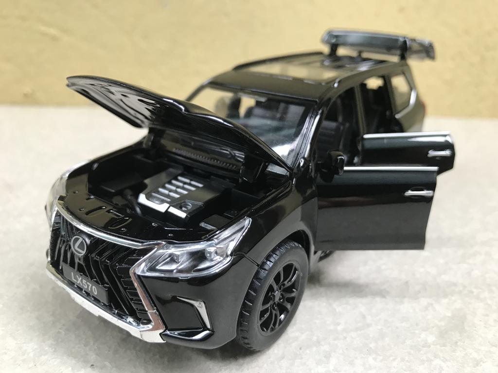 Mô hình xe LEXUS LX570 2022 1:32