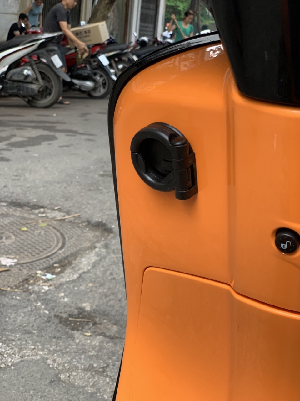 MÓC TREO ĐỒ VESPA SPRINT/PRIMA/GTS/LX/S