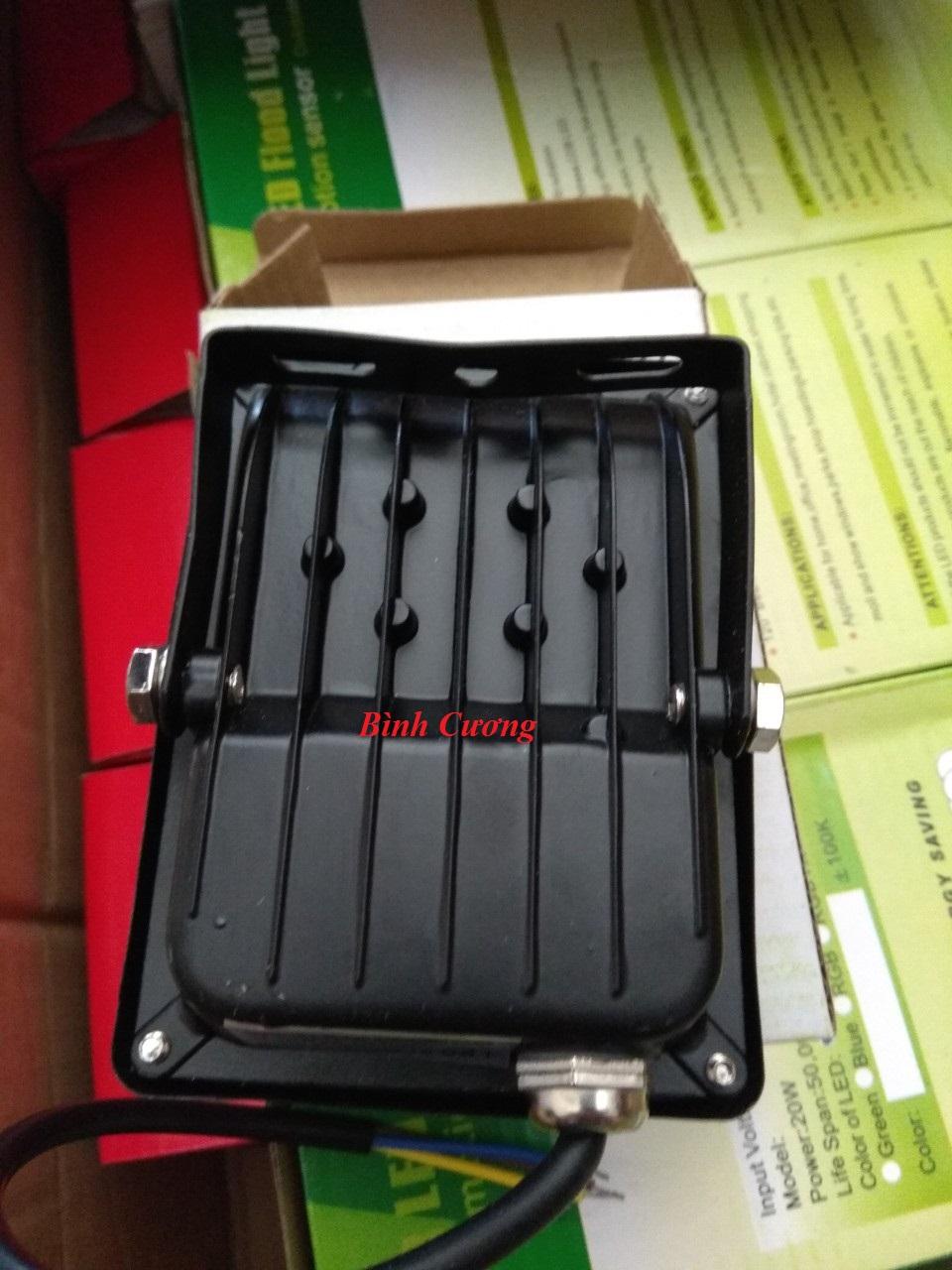 Đèn pha Led 10W mỏng IP65