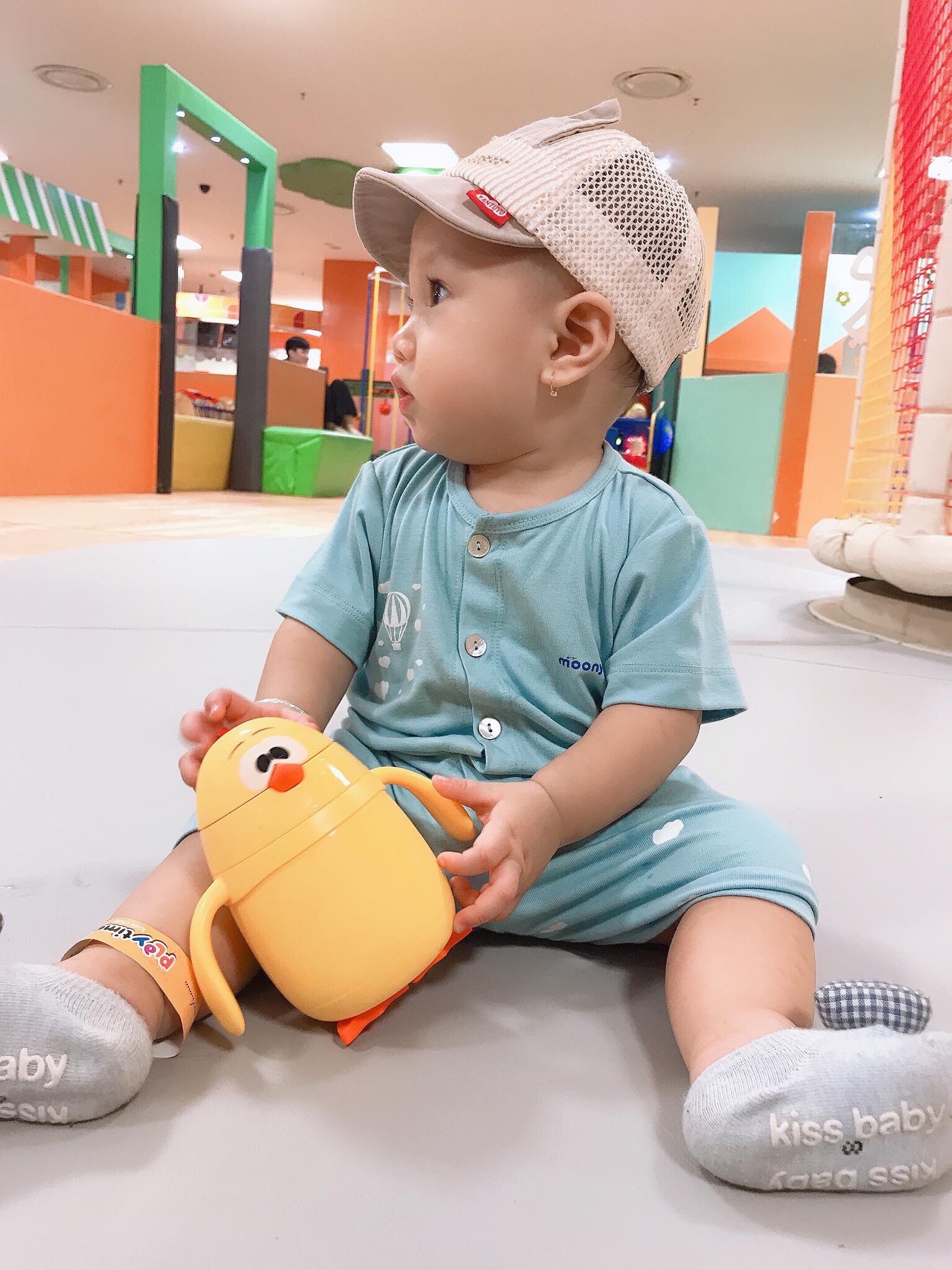 Bình uống nước trẻ em siêu dễ thương