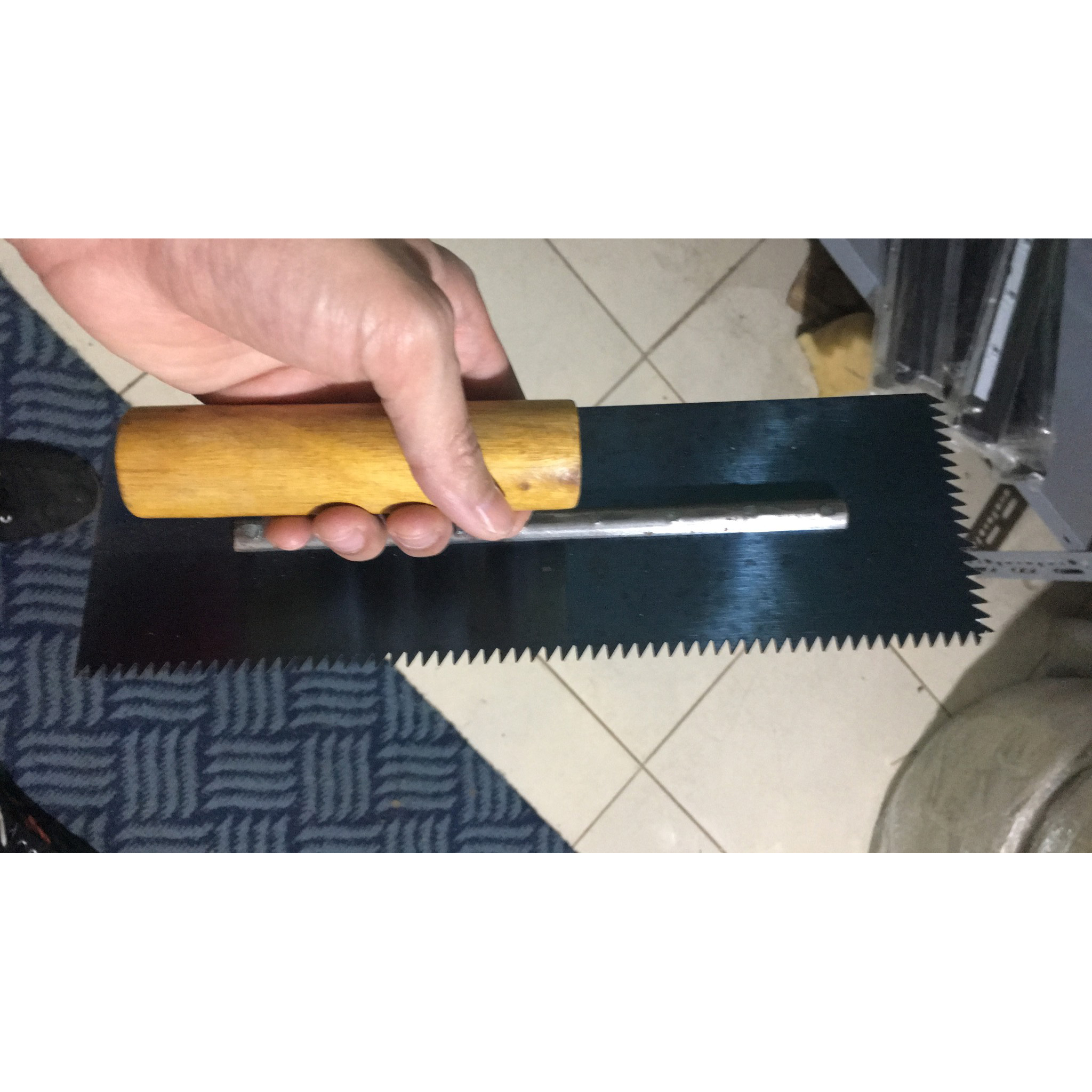 Bàn Bả Răng Cưa