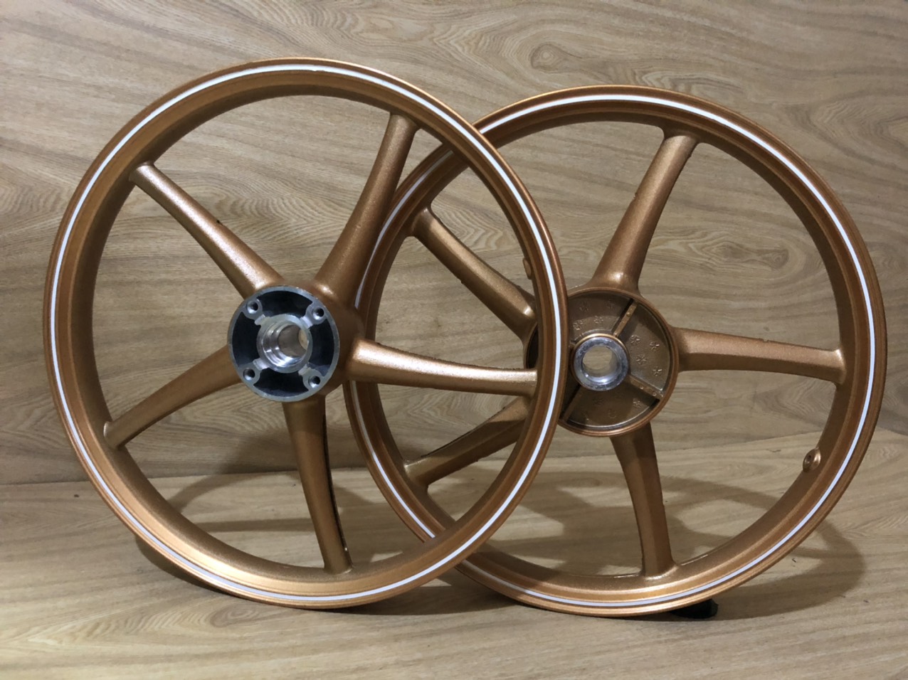 MÂM-VÀNH ĐÚC 5 CÂY KIỂU R.CB ĐĨA GẮN HD WA 110,RSX 110,BL ,FU...