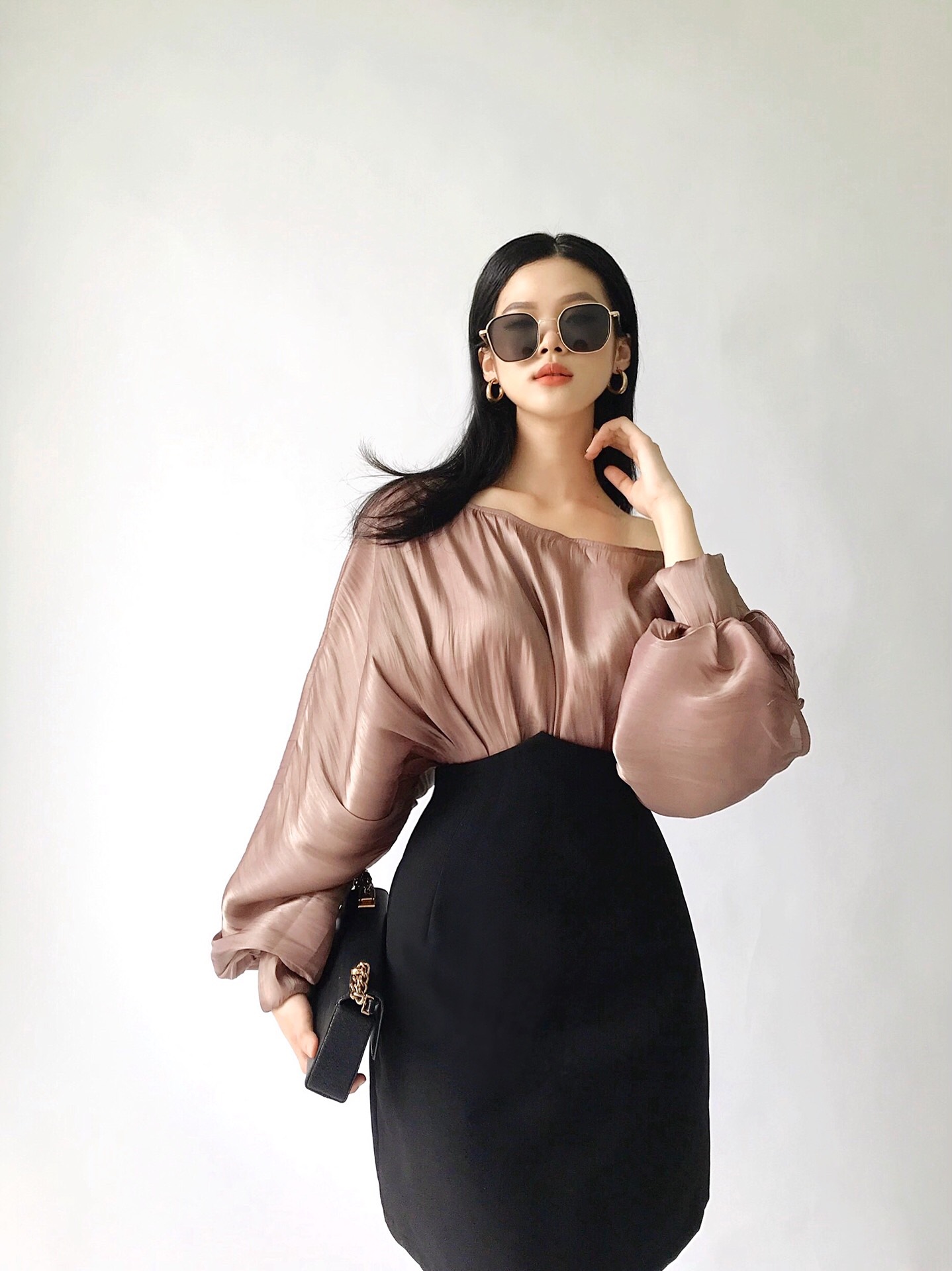 Velle design áo lụa tơ caily thiết kế cá tính sang trọng.