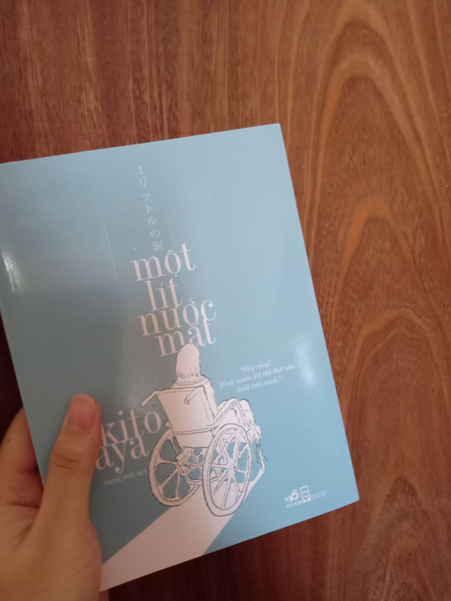 Sách -Một Lít Nước Mắt