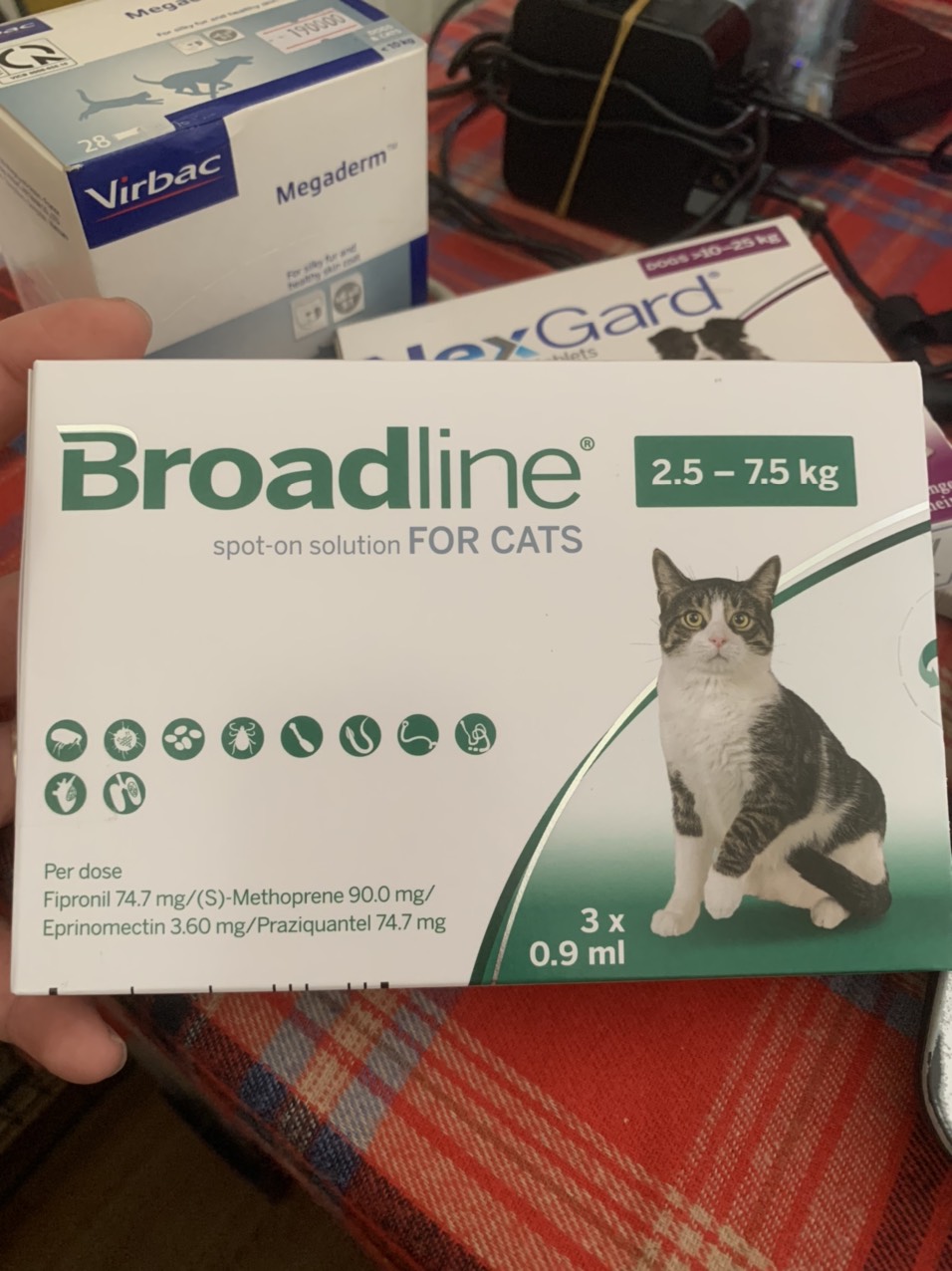 BROADLINE FOR CAT từ 2,5 - 7,5kg(PHÒNG  NỘI,NGOẠI KÝ SINH TRÙNG TRÊN MÈO) hộp 3 ống