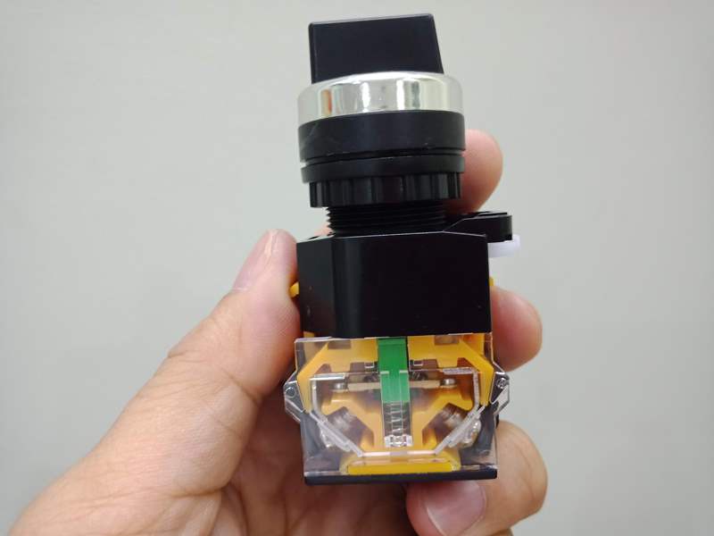 Công tắc xoay LA38 2 vị trí - Phi 22mm