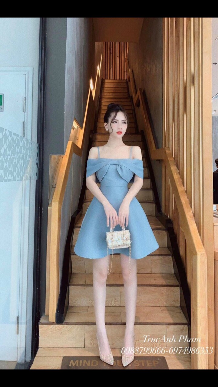 Đâm hai dây đính nơ ngưc cực xinh