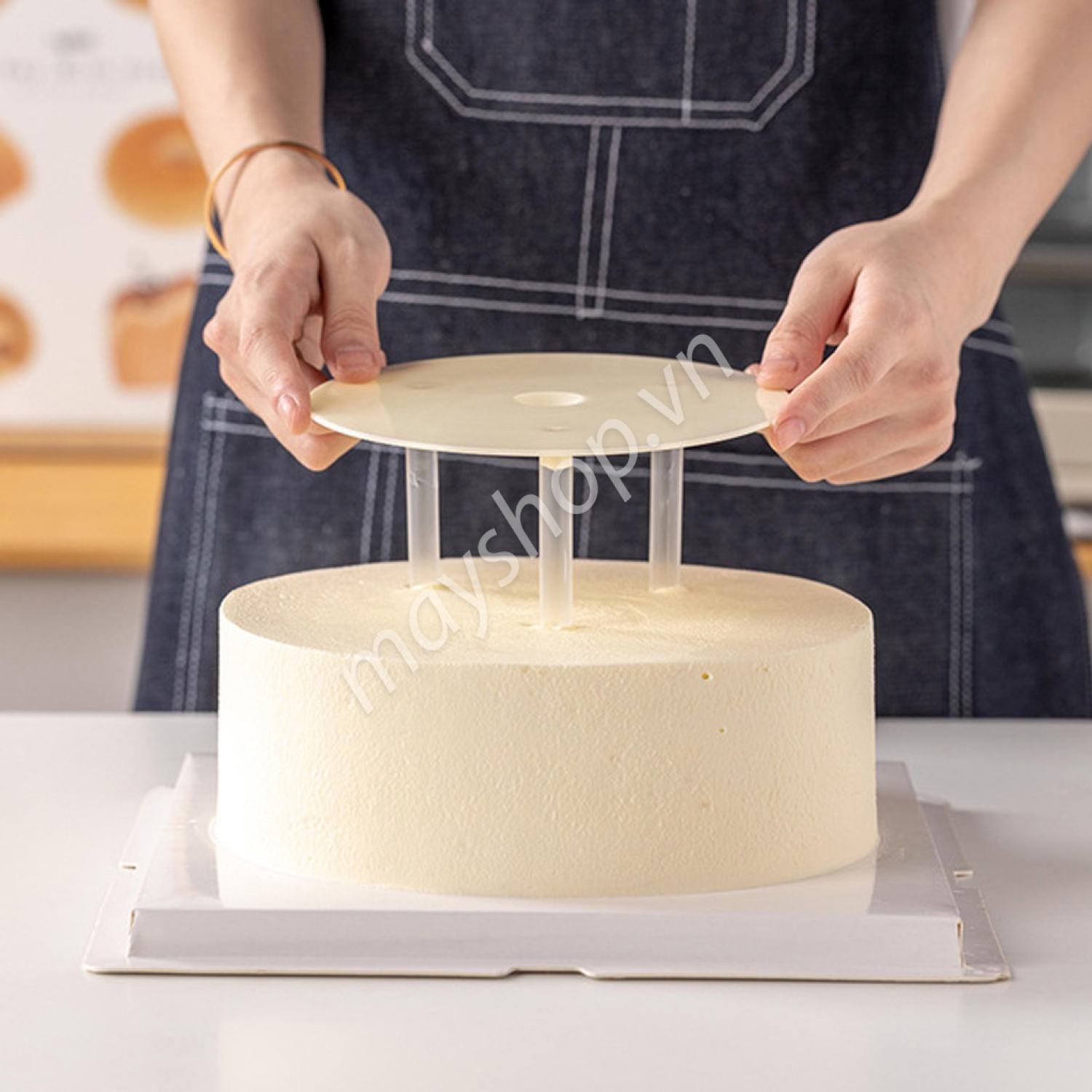 Chồng tầng trang trí bánh kem