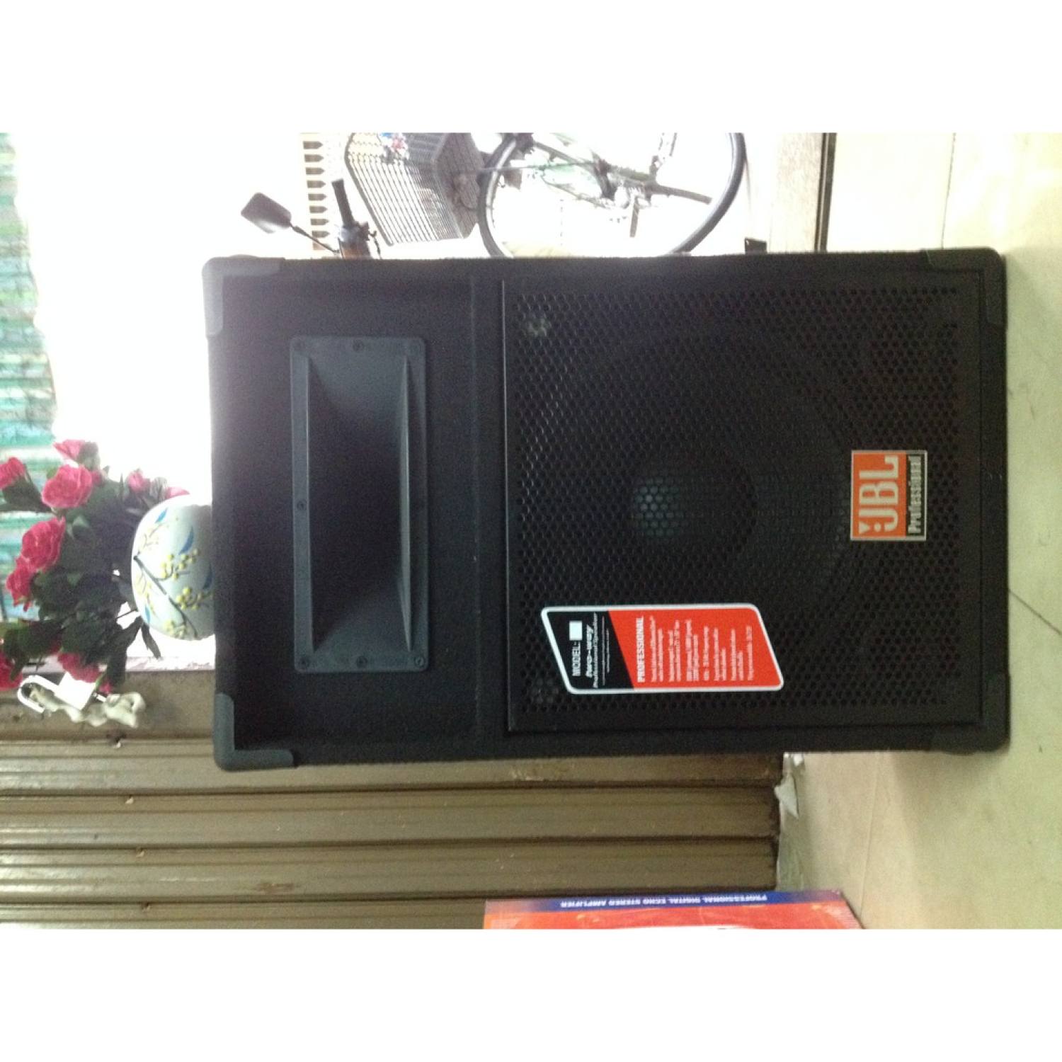 1 cái loa sân khấu jbl bass 30cm