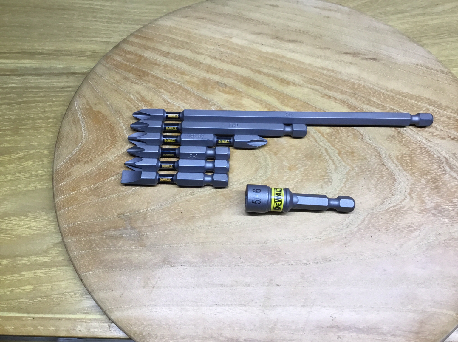 Bộ 7 Mũi Vít DeWalt Tem Đen Chính Hãng Có Từ