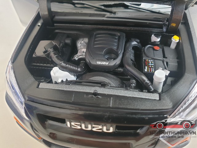 Xe mô hình Isuzu MU-X, tỉ lệ 1:18