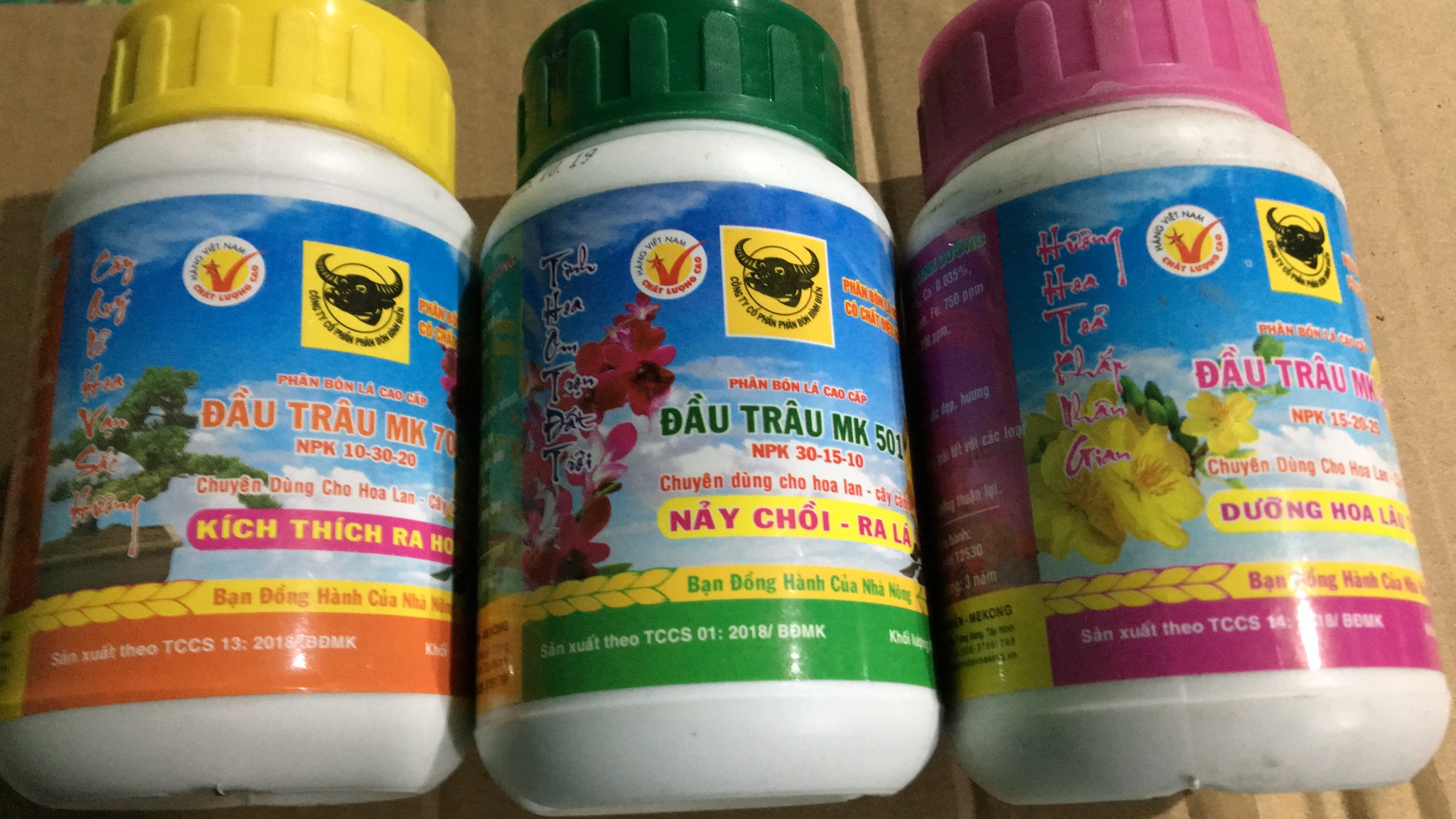 Combo 03 lọ phân NPK đầu trâu 501 701 và 901 chăm sóc hoa lan cây cảnh