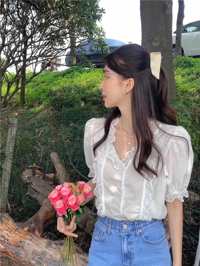 MS691 Áo sơ mi kiểu nữ cộc tay cổ tim phối ren