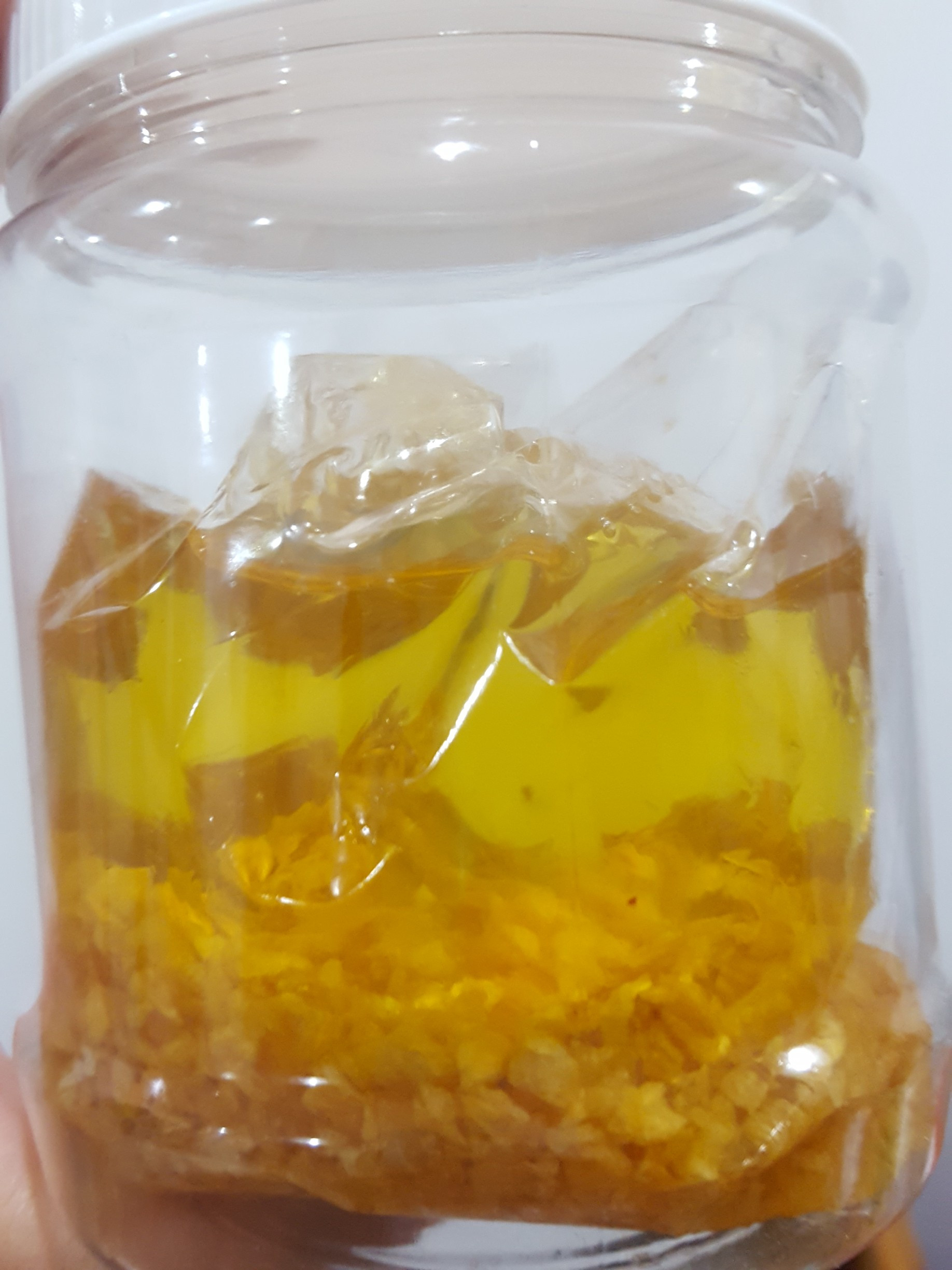 Dầu tỏi phi thơm ngon chai 400ml.
