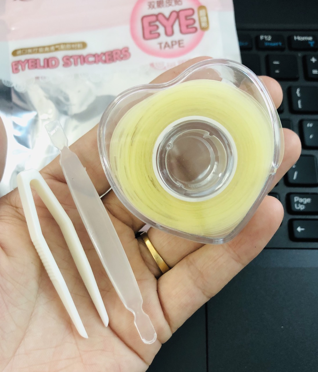 Cuộn 240 Miếng Dán Kích Mí Tặng Kèm Nhíp