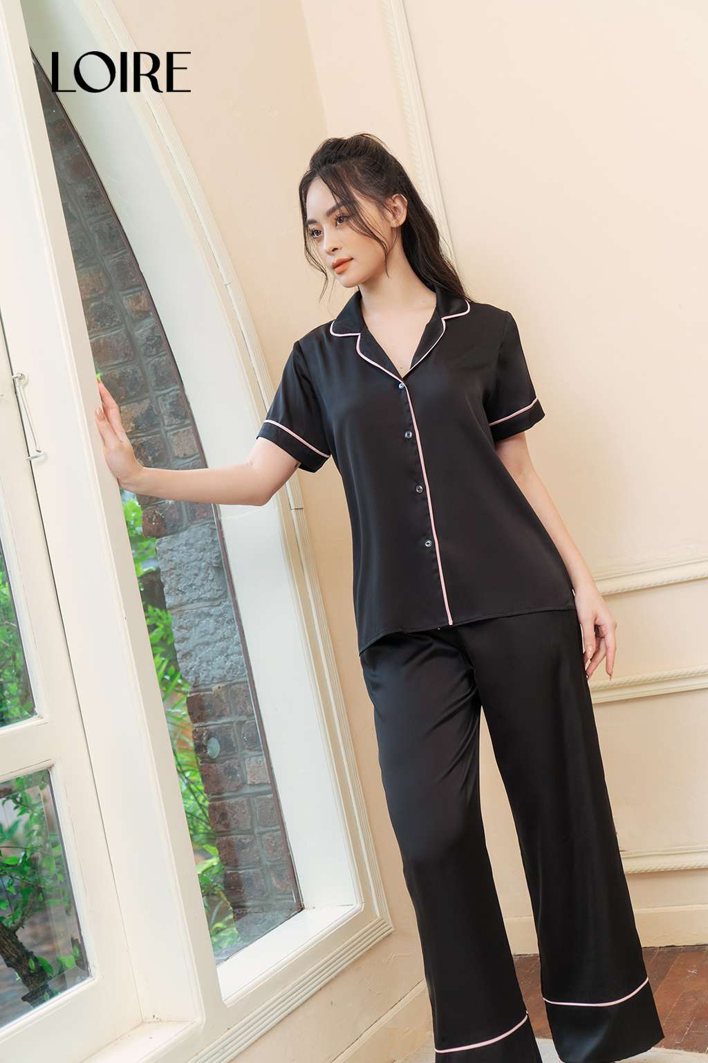Bộ Đồ Ngủ Lụa Trơn Loirechic (Áo cộc & Quần dài) FDMN250318