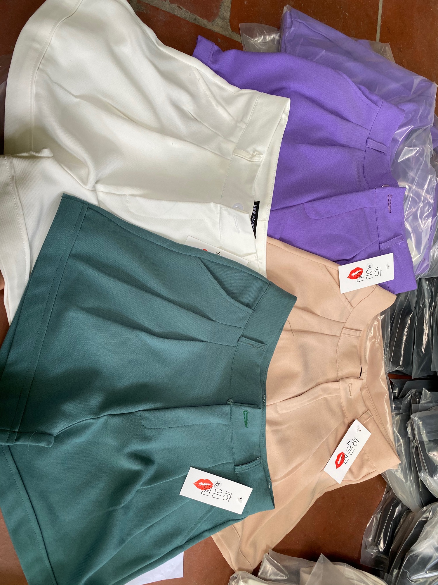 Quần short nữ gập gấu