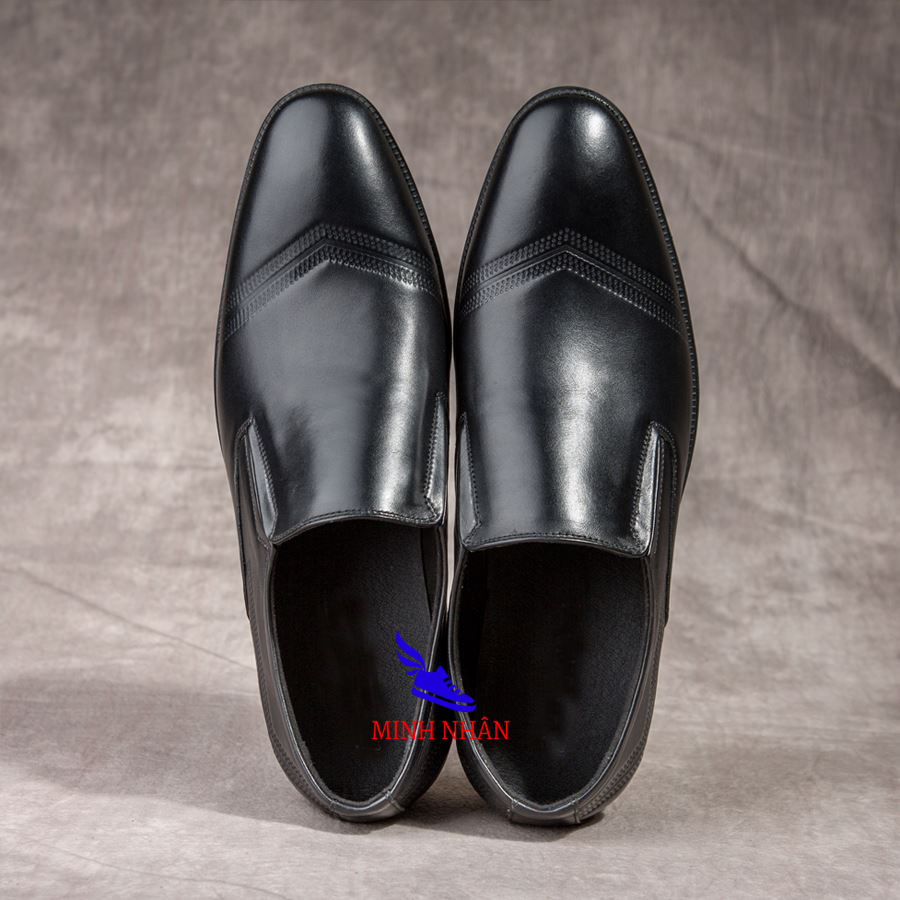 >> BÁO GIÁ GIÀY TÂY NAM VINA-GIẦY AGT.A0006 | Shopee Lazada Sendo Tiki mới nhất 50 Giầy Lười Nam Da Bò giày mọi nam da bò Bảo hành 12 tháng Giày Cổ điển Da Doanh Nhân Đơn Giản Giày xỏ nam Giày Tây Giày Công Sở hàng hiệu cao cấp giá rẻ sang trọng L-5 màu đen