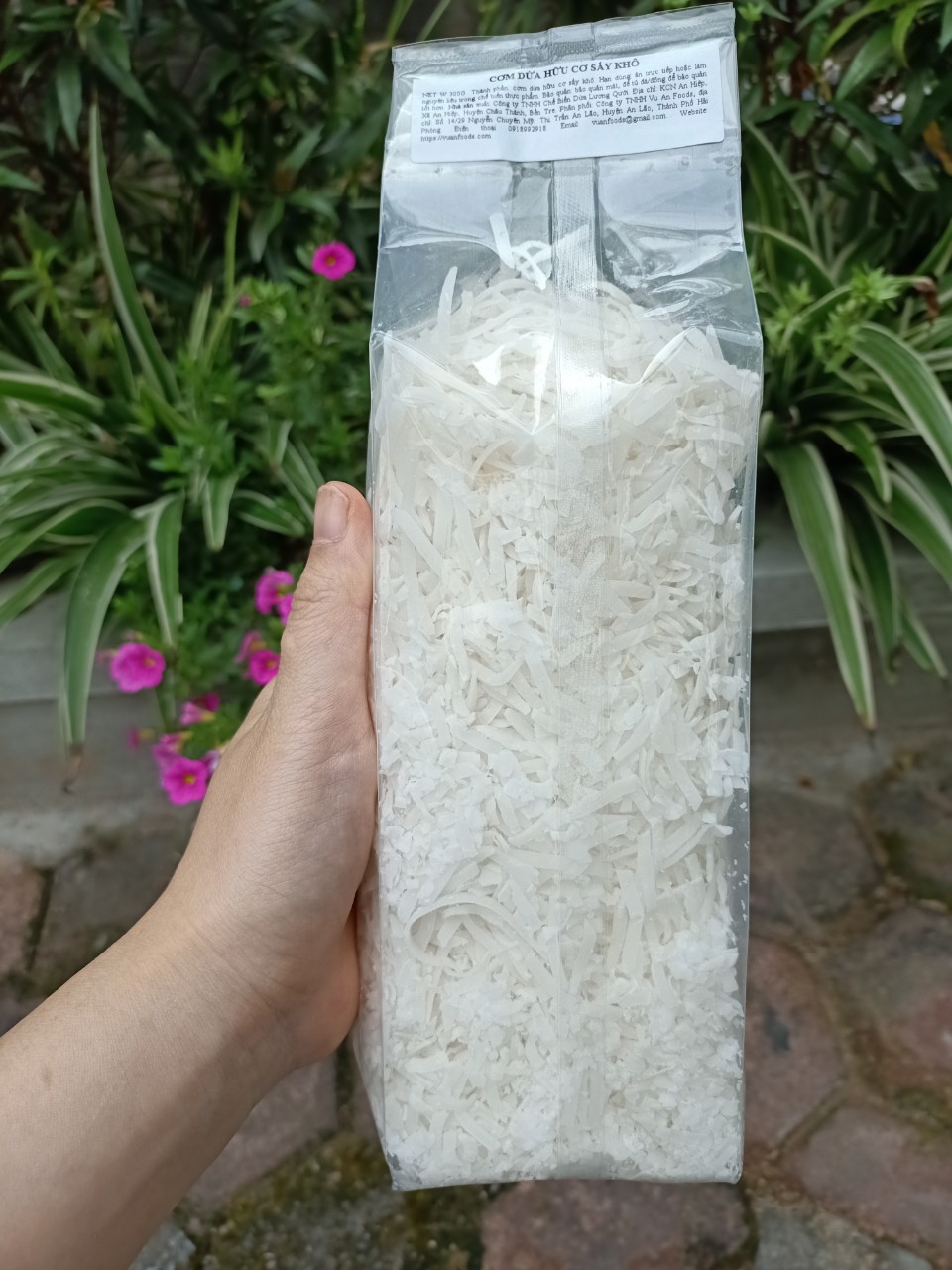 Cơm dừa hữu cơ 300g