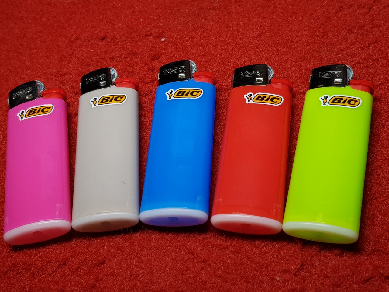 Bật lửa Bic J5 mini, Bật Lửa Gas Đá Bic J5 mini Lighter J5 ( Nhiều Màu - Lửa Thường - Xài Gas ) Giá Bán 1 Hộp ( 50 chiếc)