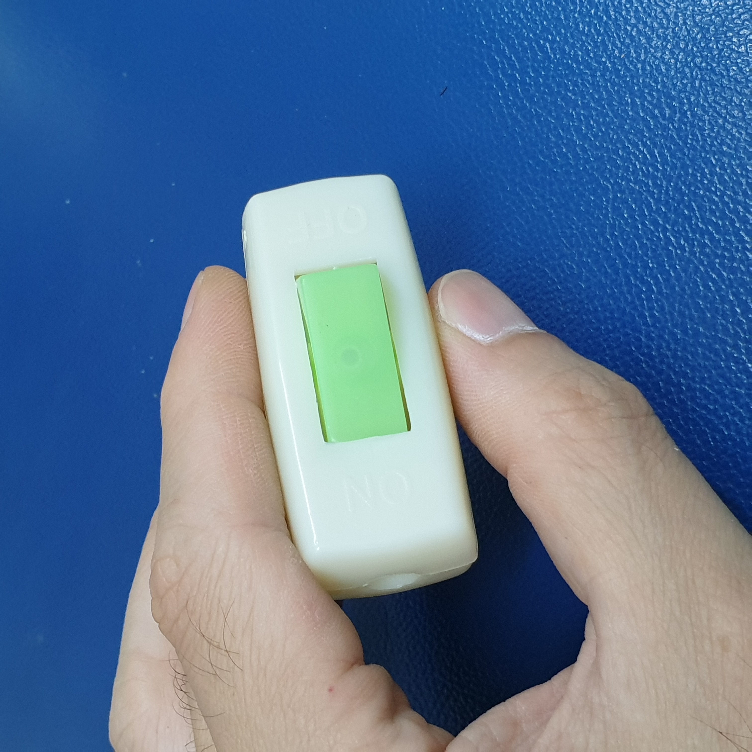 Combo 2 cái công tắc quả nhót