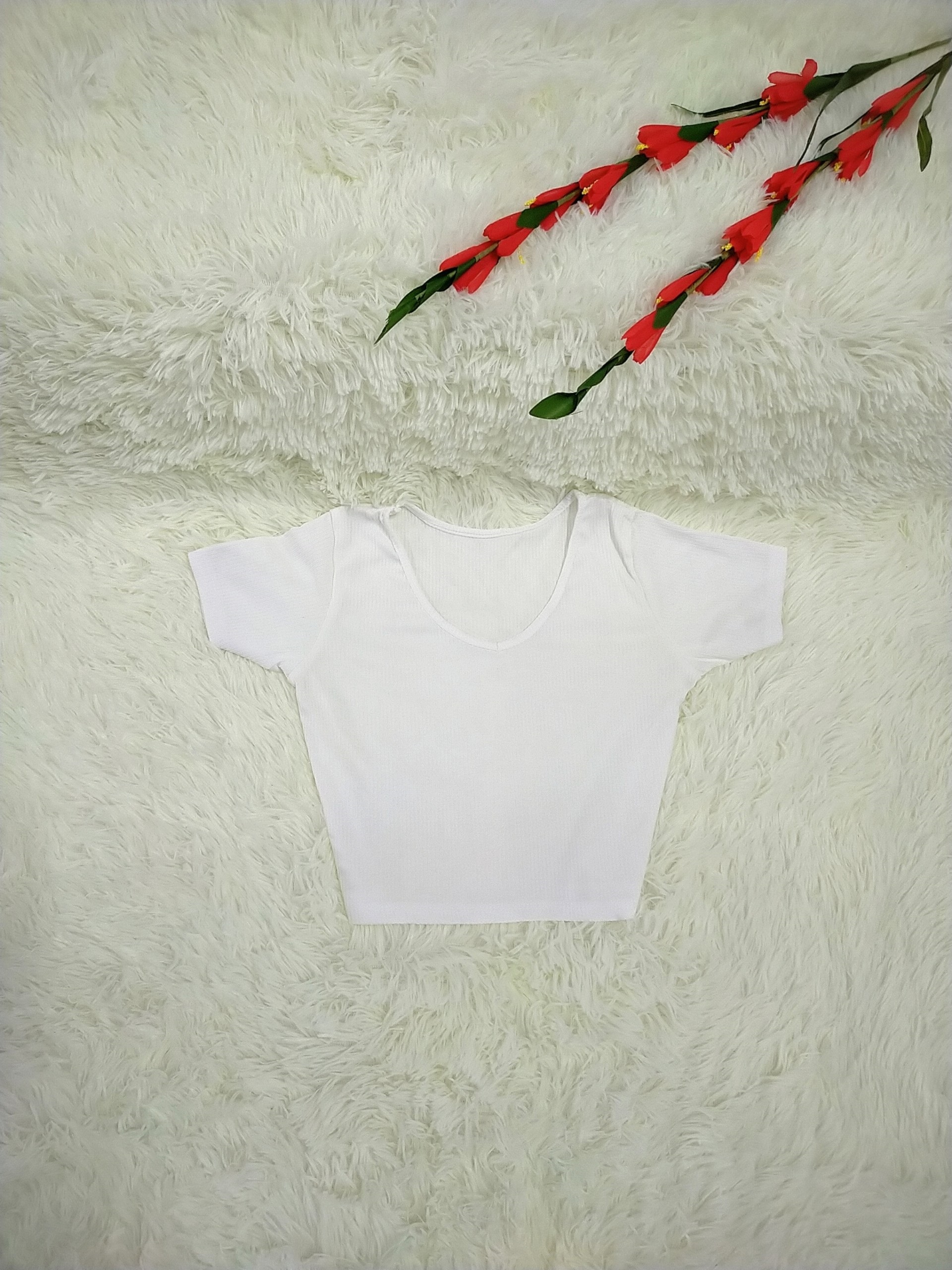 Áo thun crop top siêu xinh, ảnh tự chụp