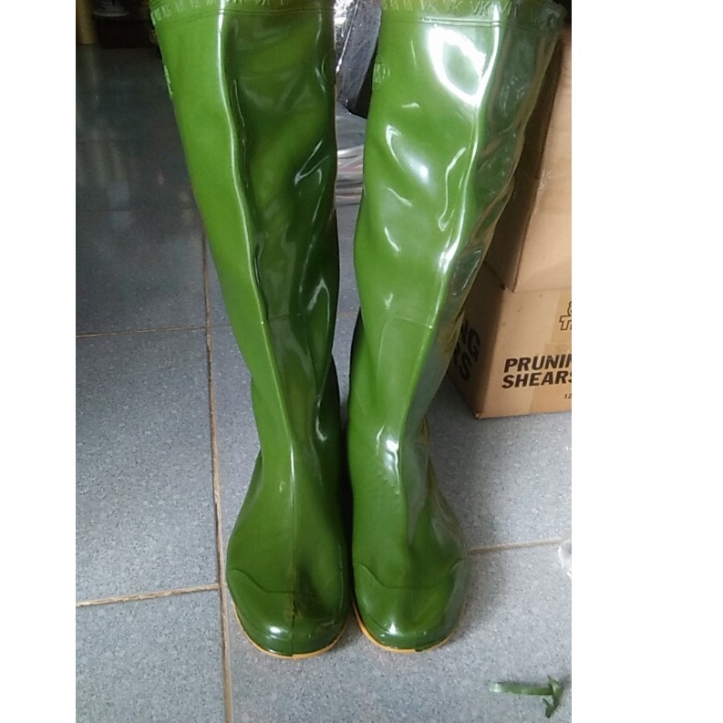 Ủng làm vườn siêu nhẹ