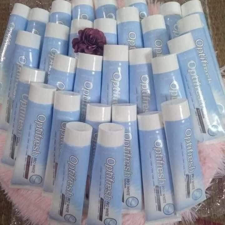 Kem đánh răng Optifresh giúp răng trắng sáng Pro White Toothpaste 100ml - Ba Lan
