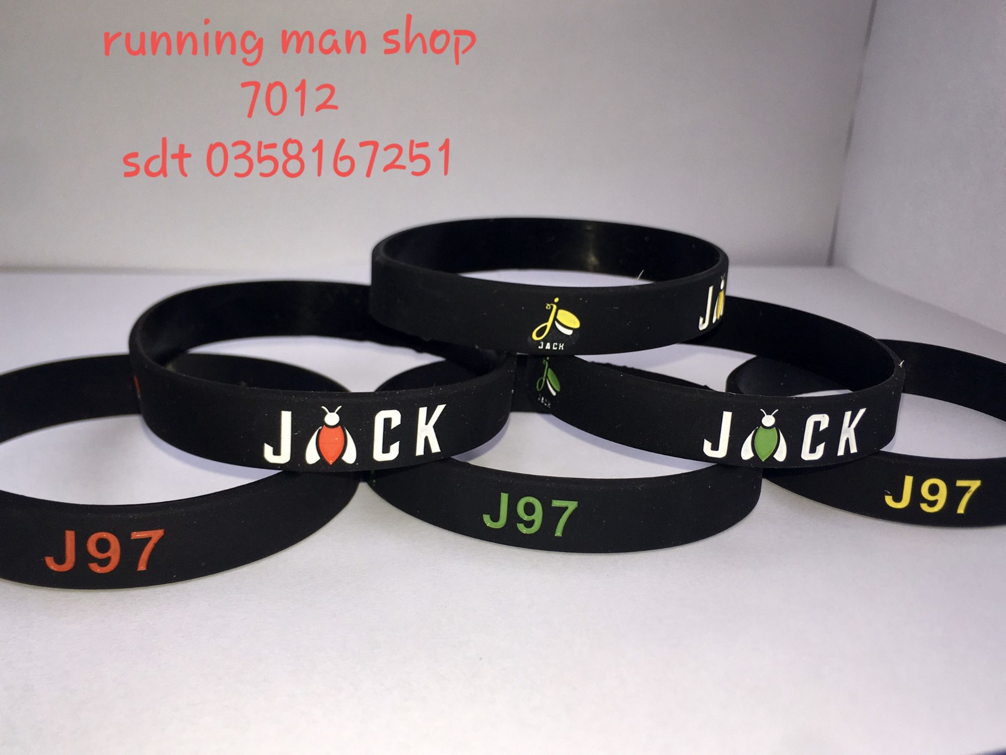 vòng tay ca sĩ jack