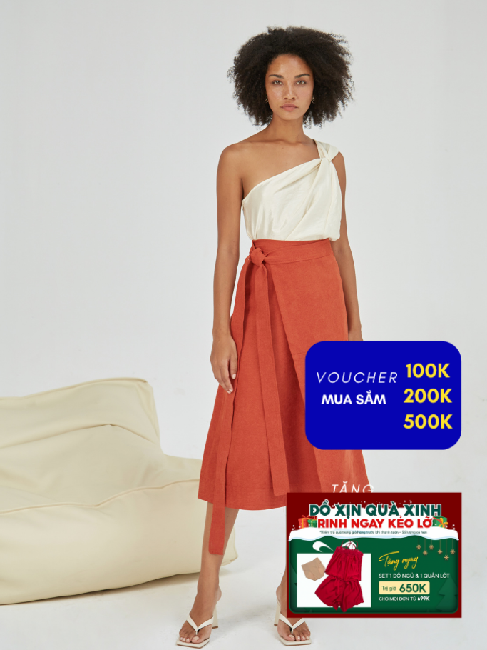COCO SIN - Áo Lệch Vai Phi Lụa Nude
