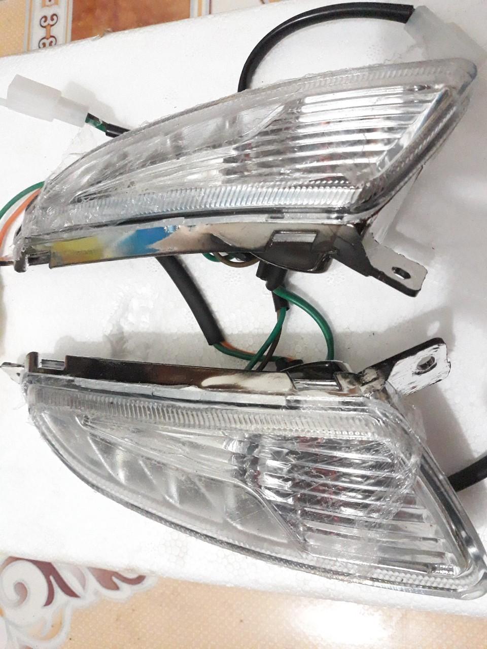 Bộ xi nhan trước Xe Máy Điện Vespa