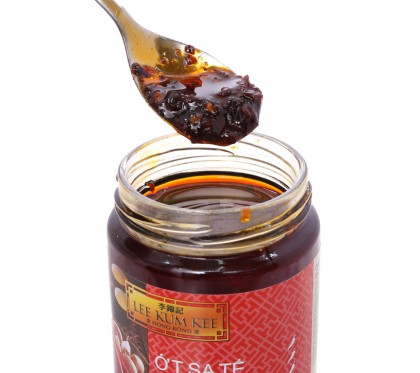 Dầu ớt sa tế Lee kum kee 205g