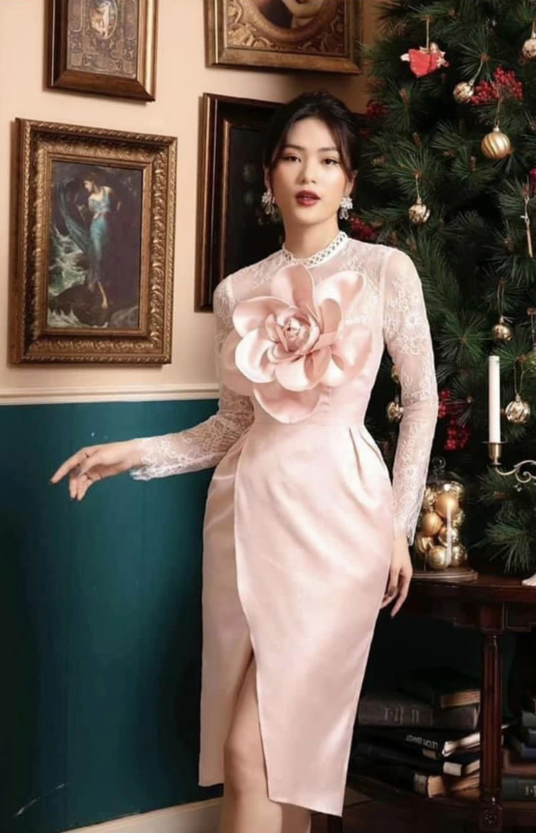 Đầm hoa 3D phối ren màu hồng, đỏ, trắng