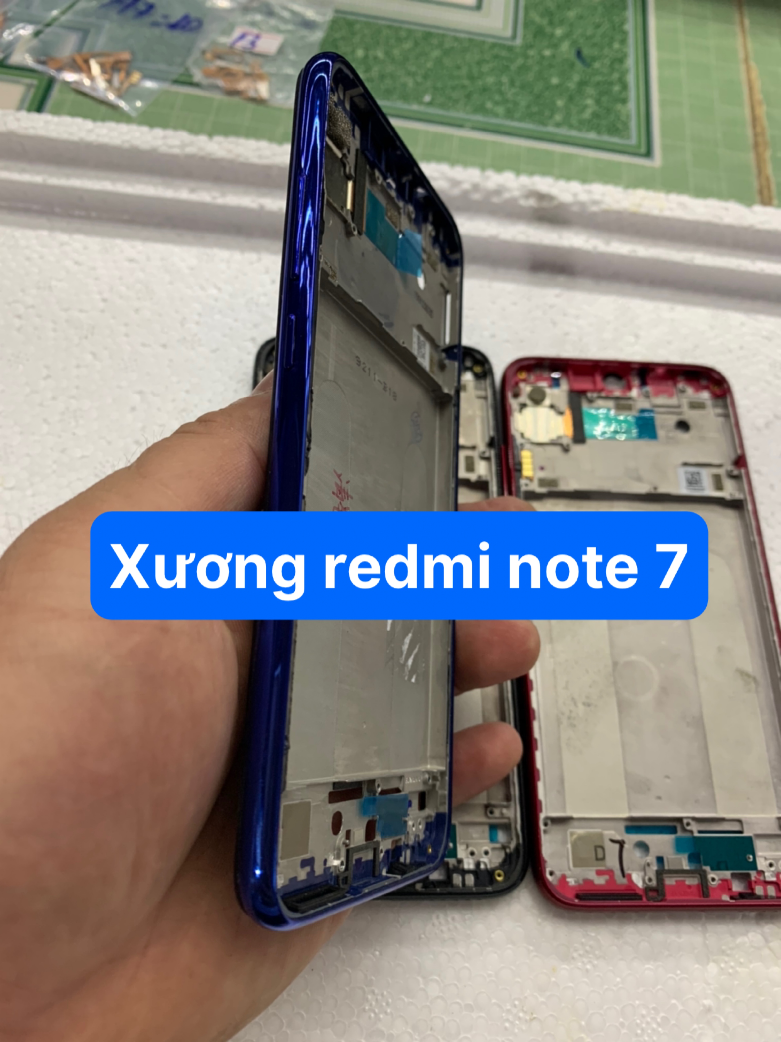 Khung xương / sườn máy xiaomi redmi note 7 có kèm phím bấm