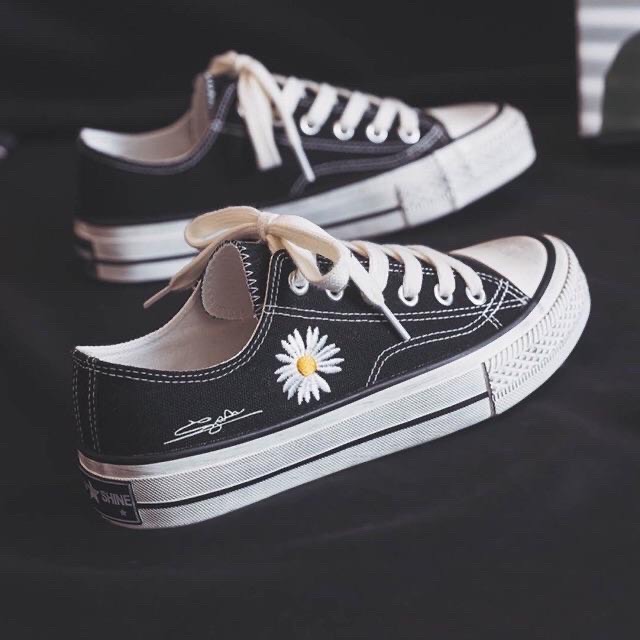 giày  nữ vải dù mềm thêu hoa gót điểm nhấn (đen) đế đặc trưng