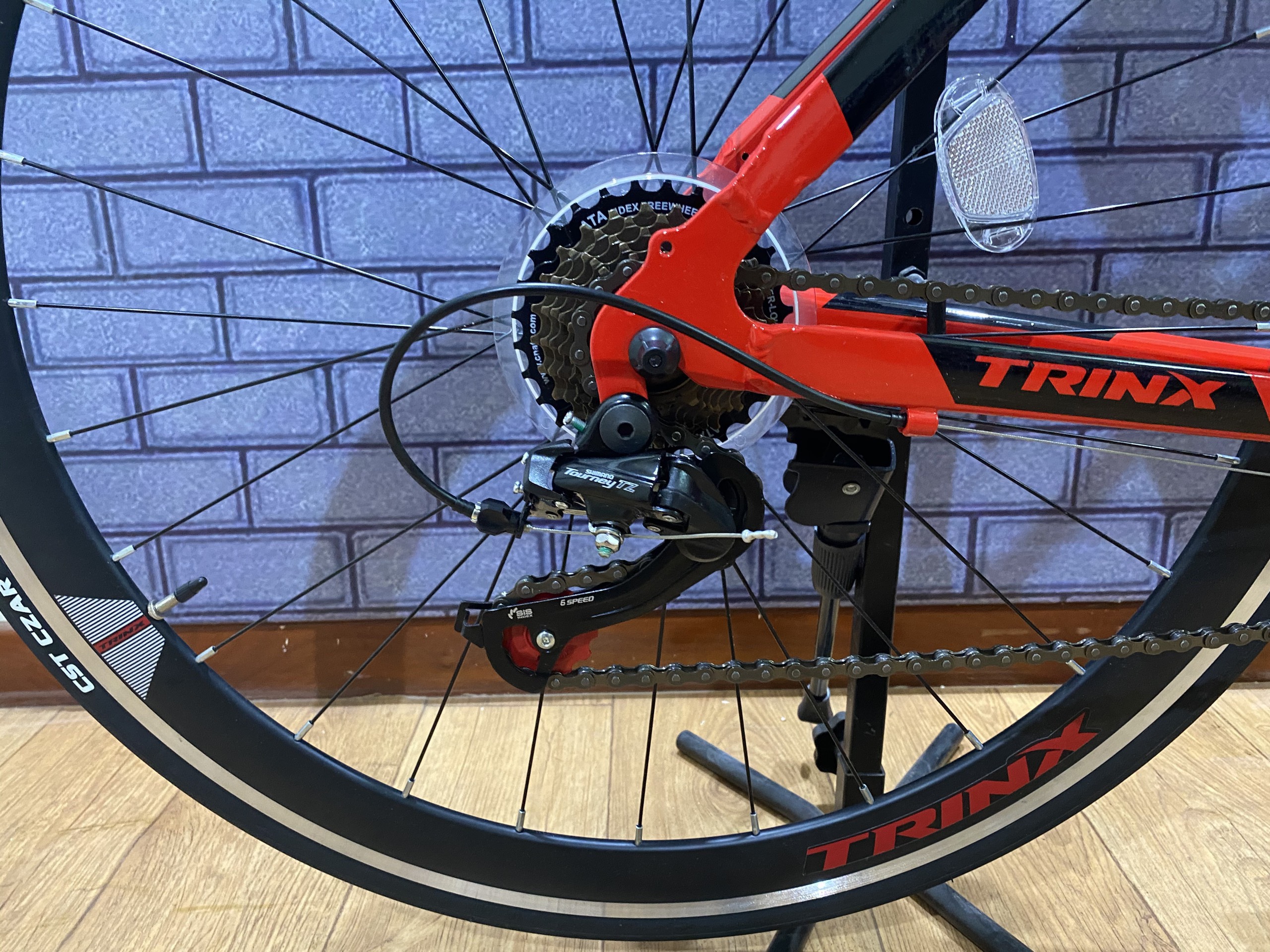 Xe đạp Trinx Tempo 1.0 Màu đỏ