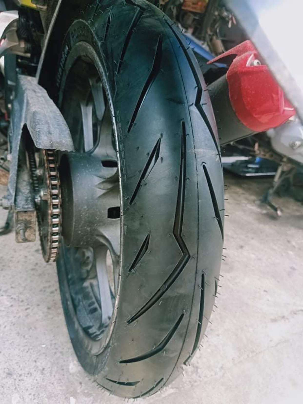 VỎ PIRELLI GAI DIABLO ROSSO SPORT SIZE 80/90-17