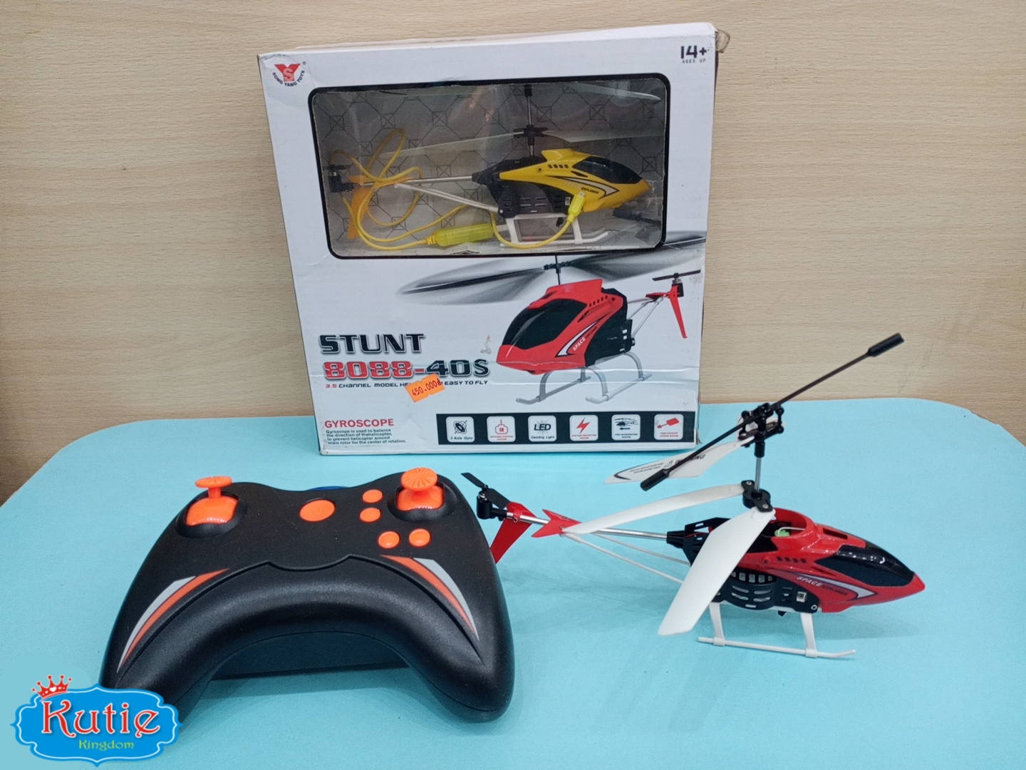 Máy bay điều khiển từ xa