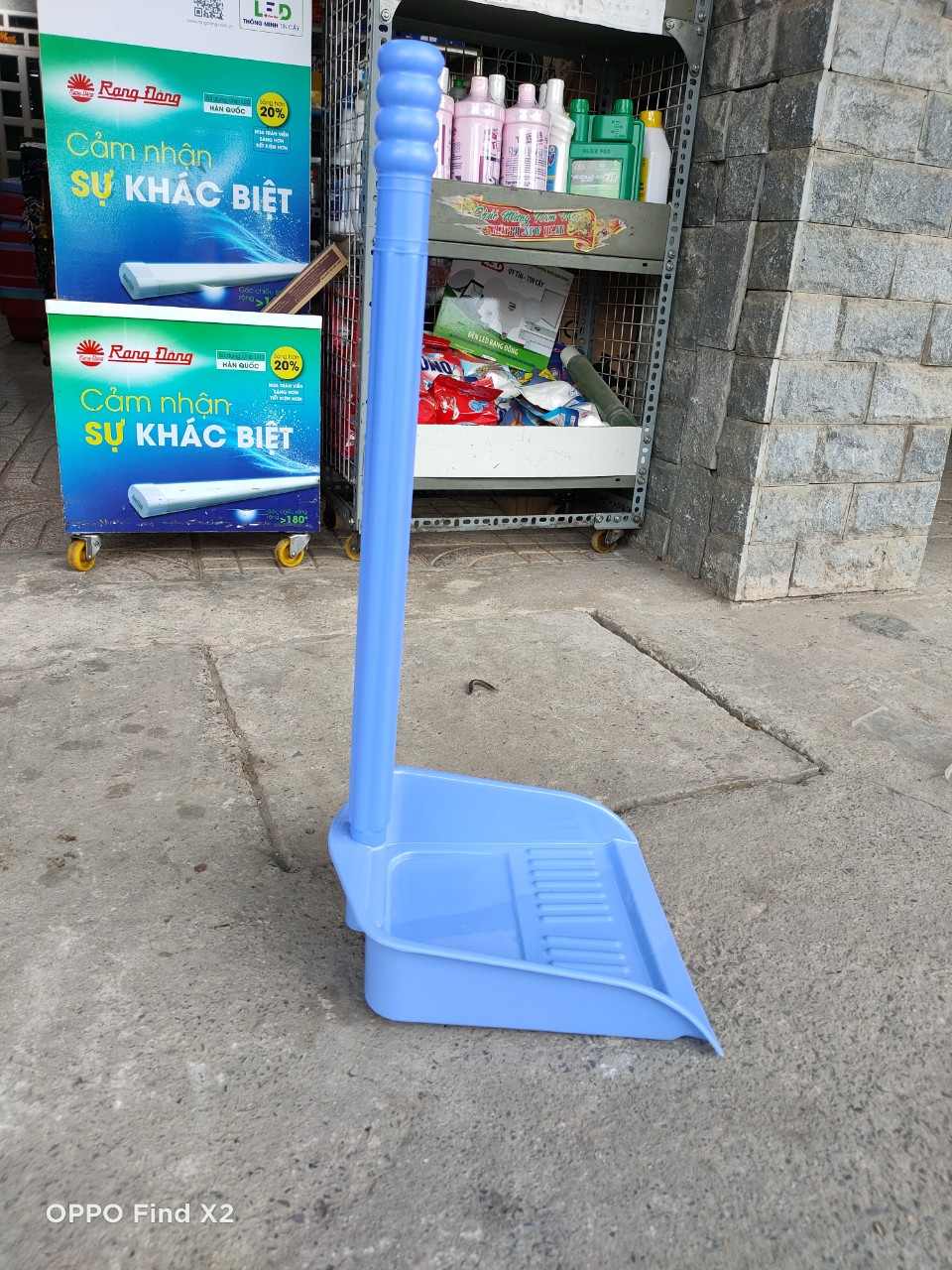 [HCM]Ky hốt rác cán cao nhựa Tý Liên