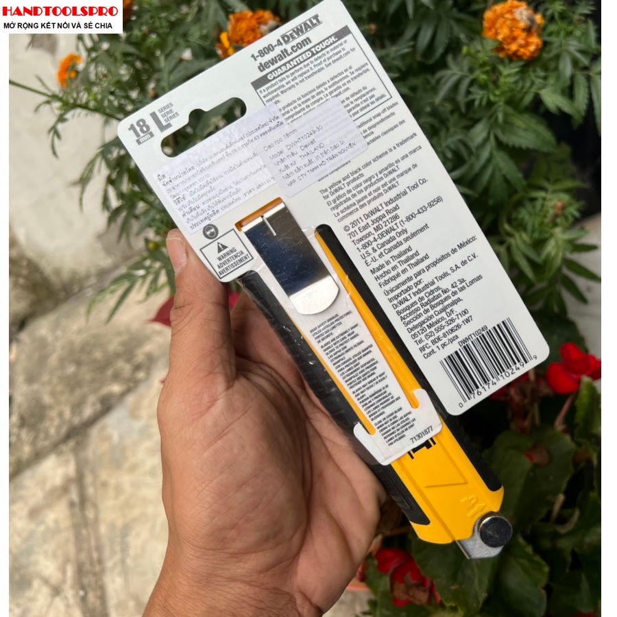 Dao rọc giấy 18m Dewalt DWHT10249-30 ( gồm 3 lưỡi dự phòng)