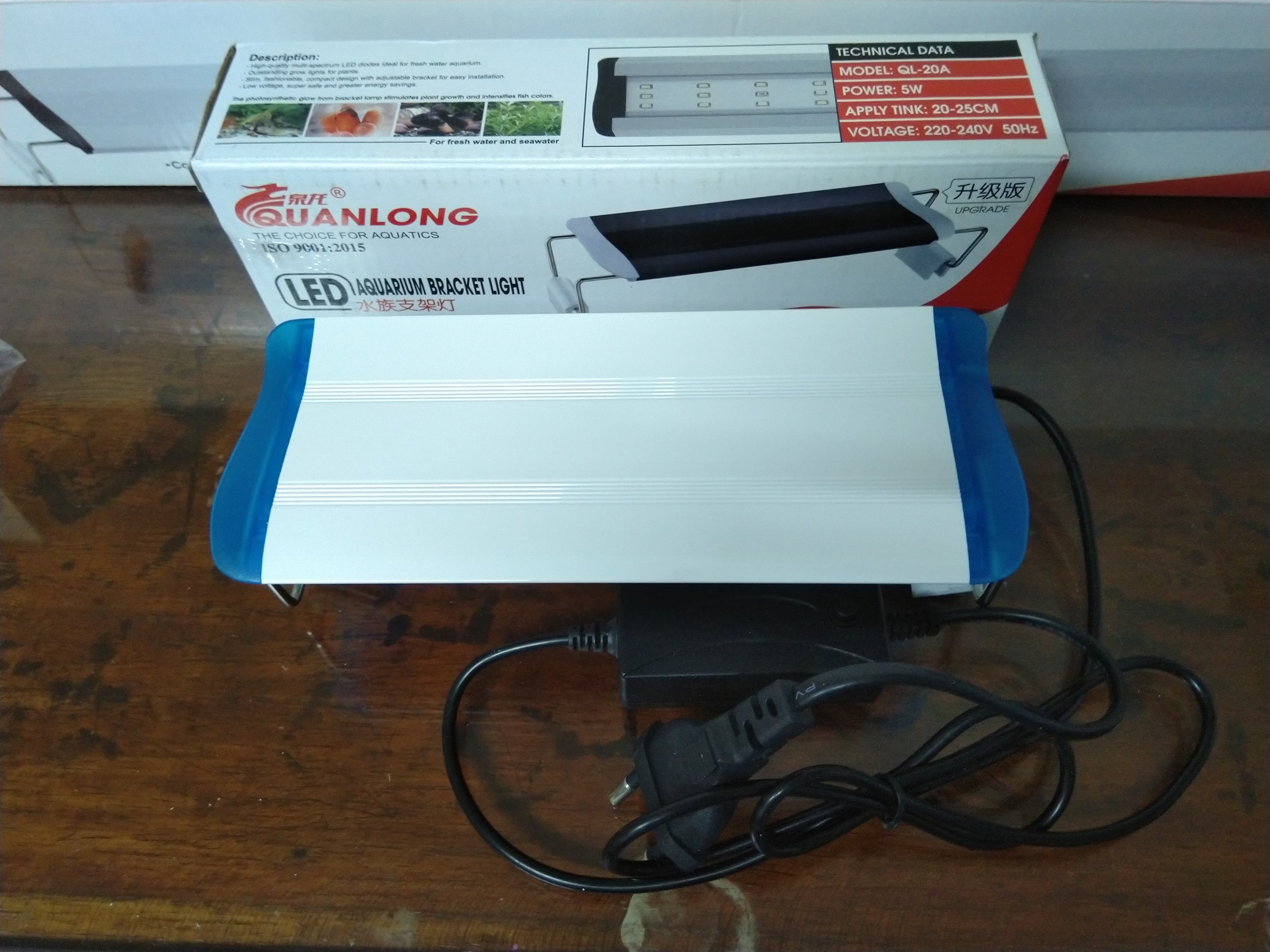 Đèn Led trắng và màu QUANLONG 20cm dùng cho hồ cá.