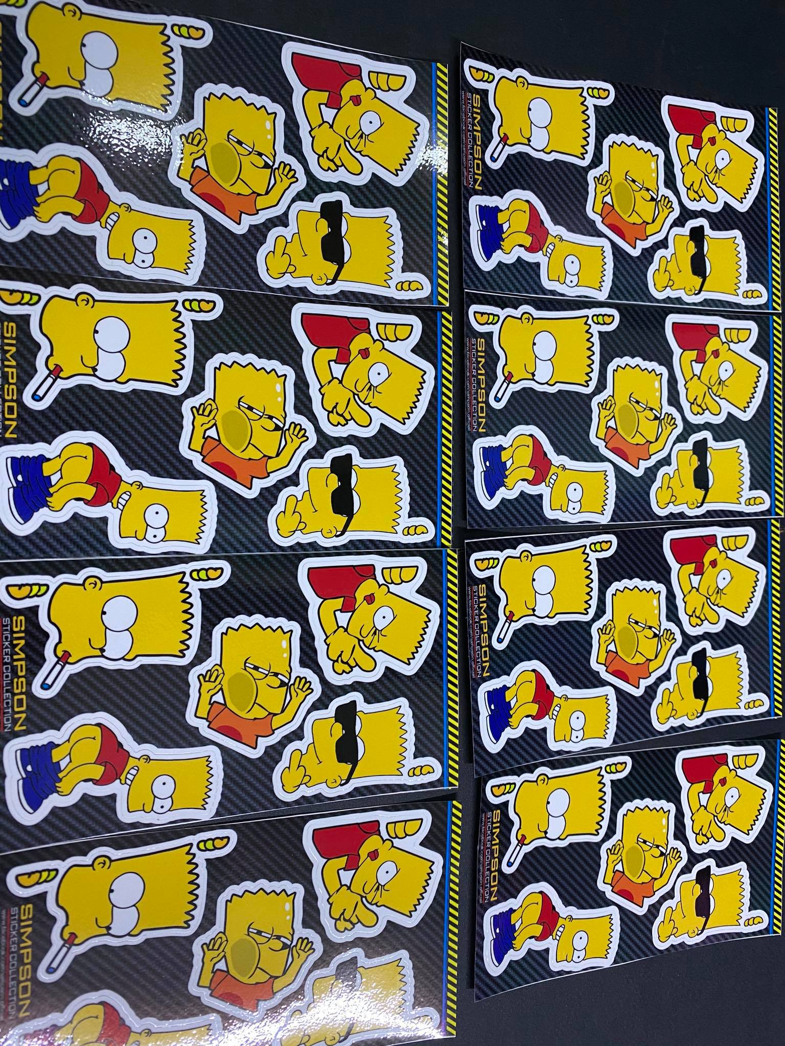 STIKER TẤM CHỮ NHẬT SIMPSON ĐEO KÍNH