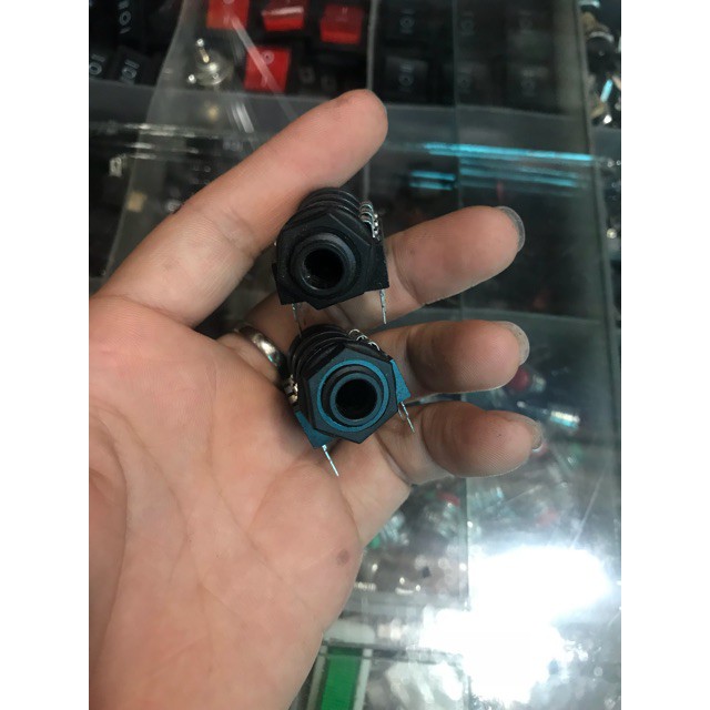 HOT-2 chiếc ổ cắm míc