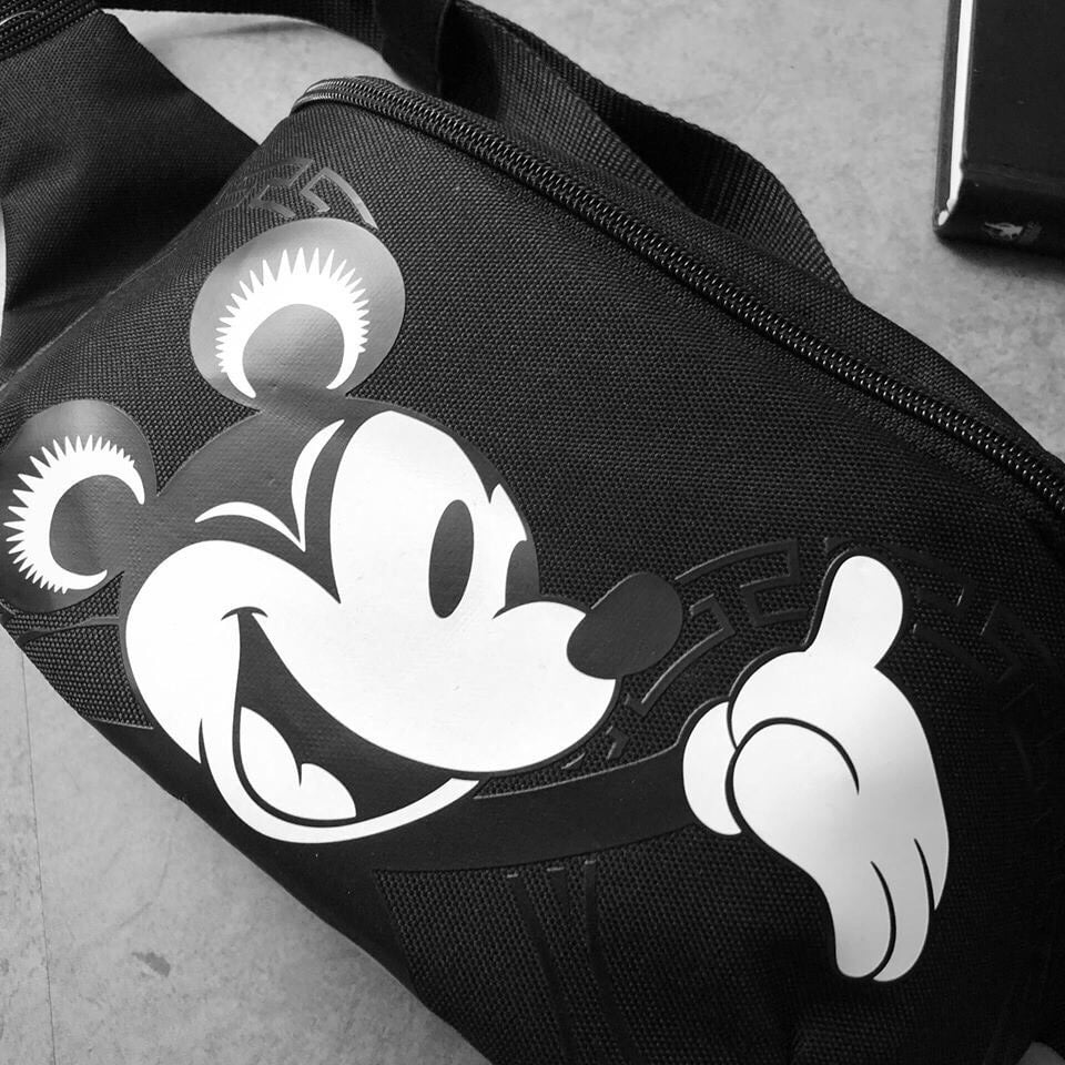Túi Adidas bao tử Mickey [2 màu] [unisex]
