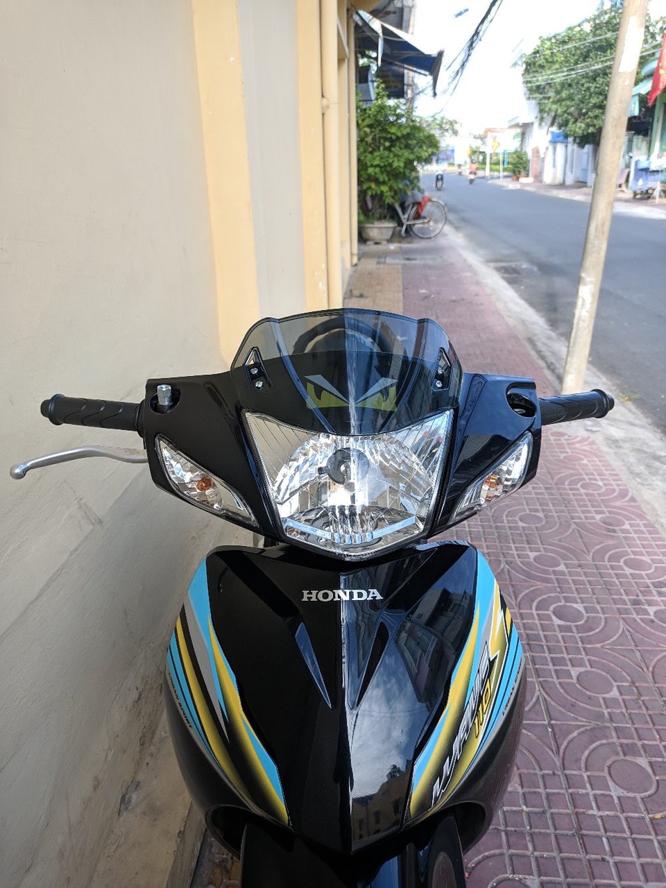 KÍNH CHẮN GIÓ ZHIPAT ĐẦU ĐÈN EX2010 4S