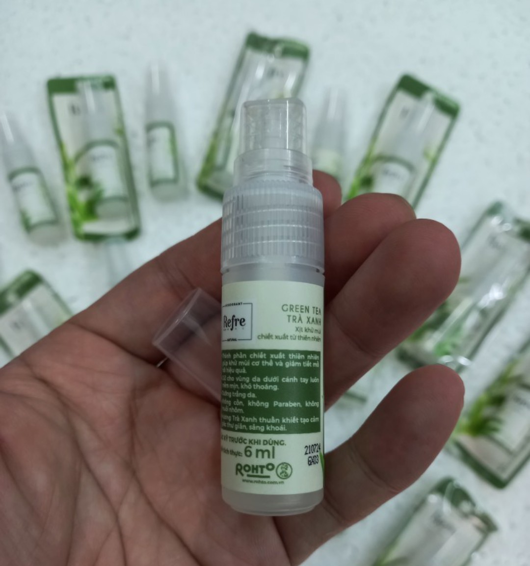 xịt khử mùi refre trà xanh 6ml
