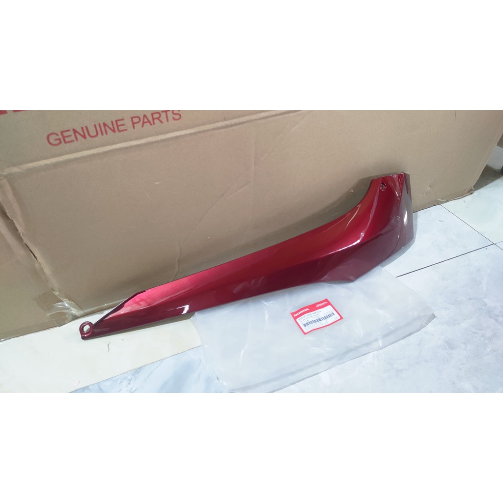 Ốp sàn bên phải Lead 110 màu đỏ mận *R350C* (83510GGE900ZN)