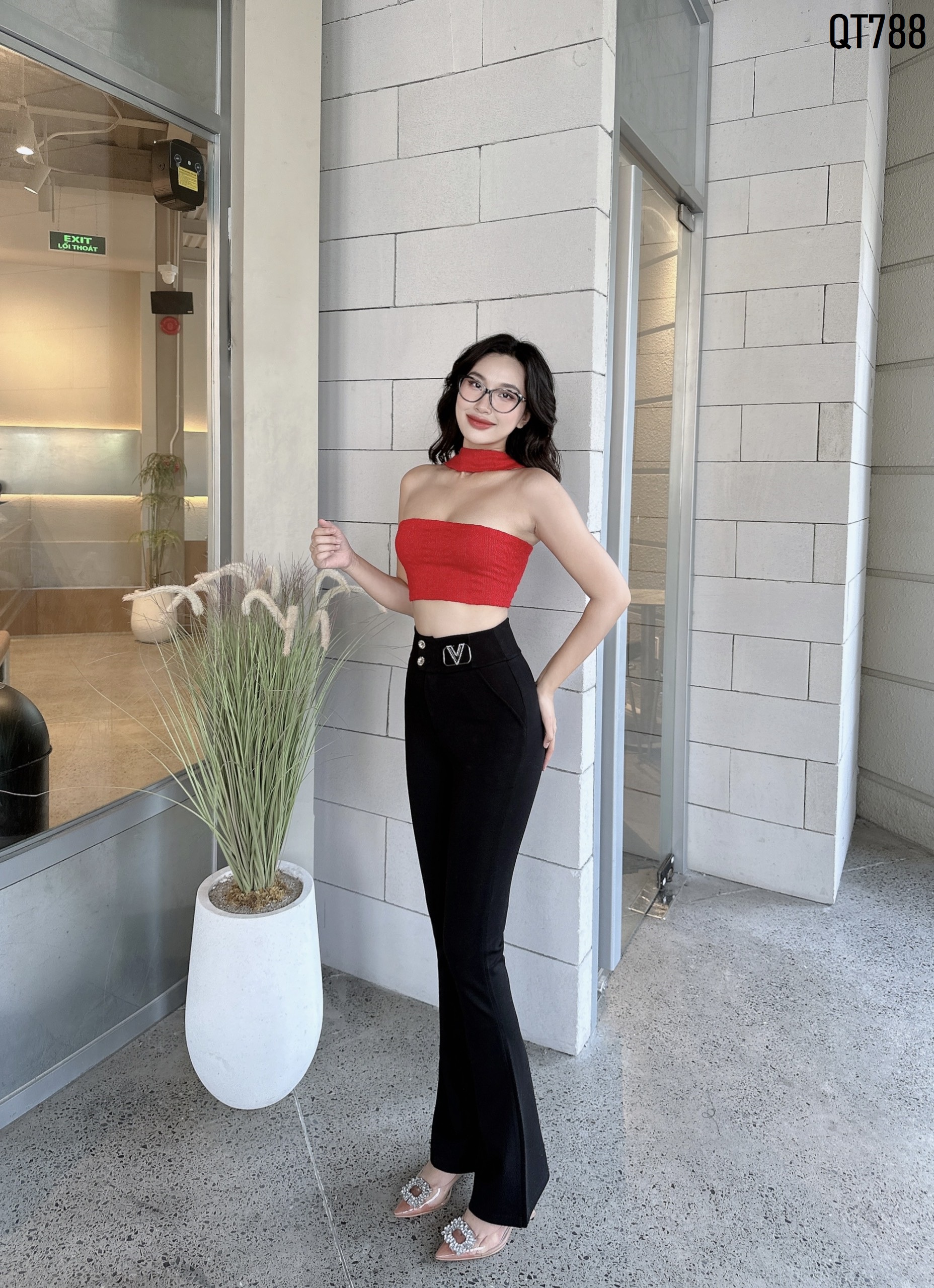 Quần tây nữ 2 nút gắn tag chữ V chất lụa thun co giãn QT788