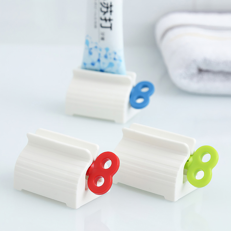 Automatic toothpaste squeezer cleanser